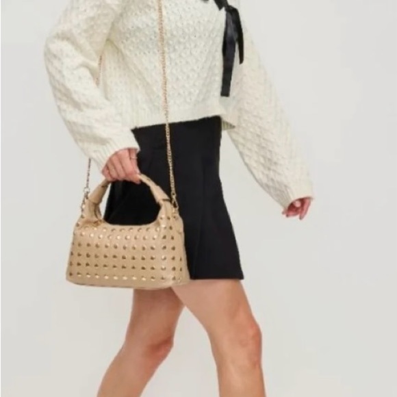 🩷🩷NWT- URBAN EXPRESSIONS STUNNING  “Beckette”Studded Crossbody🩷🩷 - Picture 3 of 14